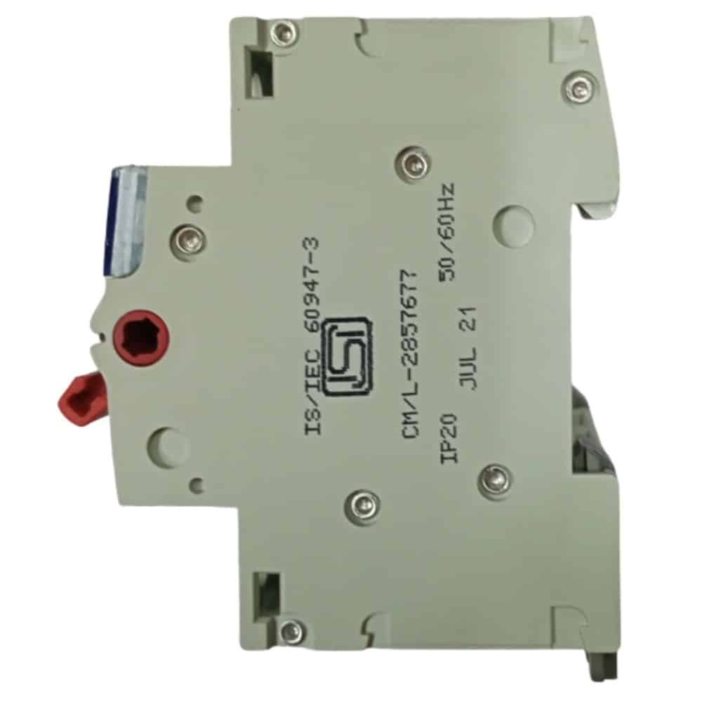 Legrand DX3 Isolators AC